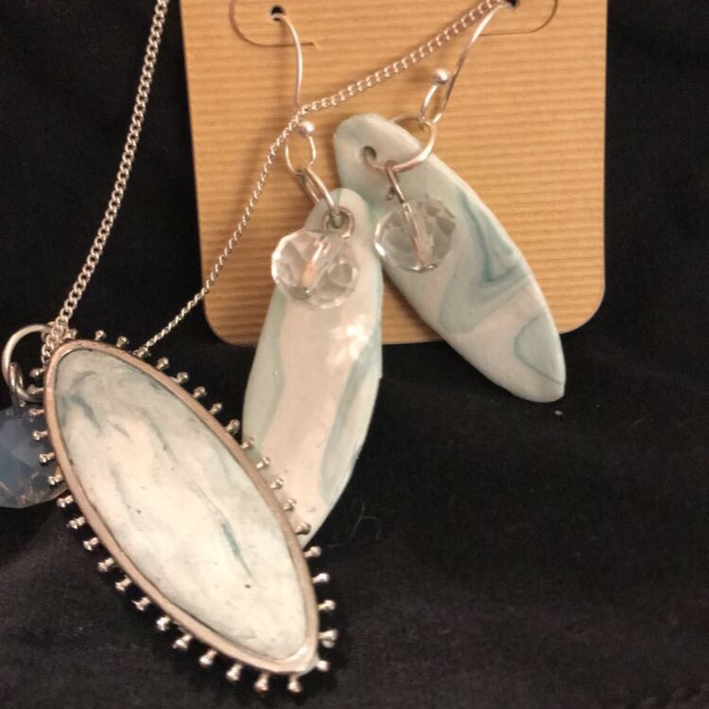 Necklace and earring set